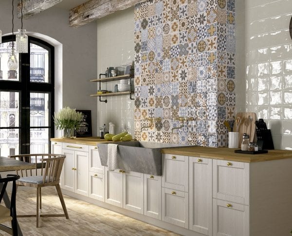 Azulejos hidráulicos en AMBIENTE NINIVE CON CENTURY WHITE 15X15