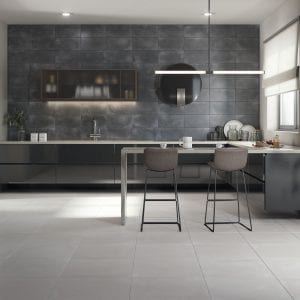 Beton antracite 25×50. Beton grey 60×60.