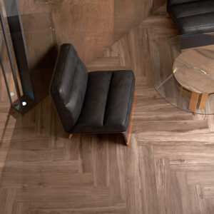Parquet cerámico Cr Rovere Brown 15X90 Cr Lux Jatoba Brown 120X280 Detalle